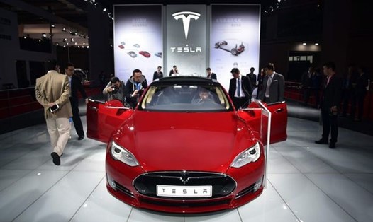 Vốn hóa Tesla đã bay 230 tỉ USD.
Ảnh: AFP