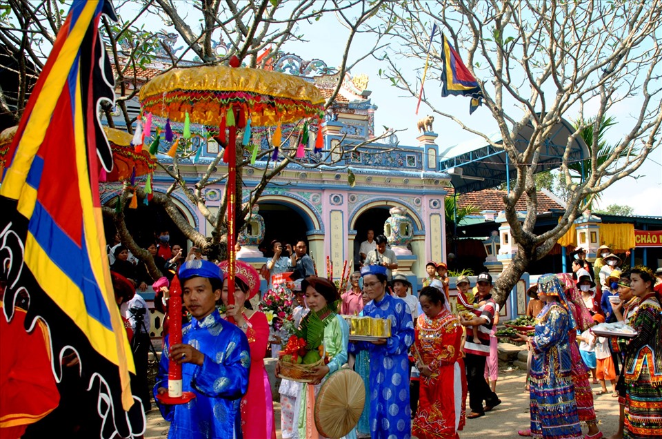 Lễ hội Đô thị Nước Mặn nhằm để tưởng nhớ các vị thần, các bậc tiền nhân khai sinh lập địa ra cảng thị Nước Mặn. Ảnh: V.N