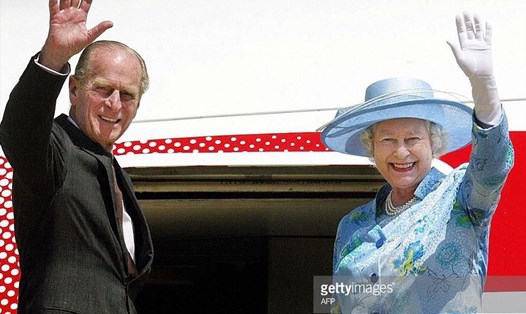 Nữ hoàng Anh Elizabeth trong một chuyến bay bằng chuyên cơ. Ảnh: AFP