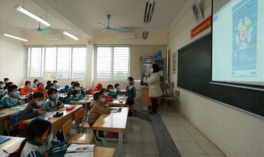 Giờ lên lớp của cô trò trường Tiểu học Xuân Phương (Hà Nội).  Ảnh: hải nguyễn