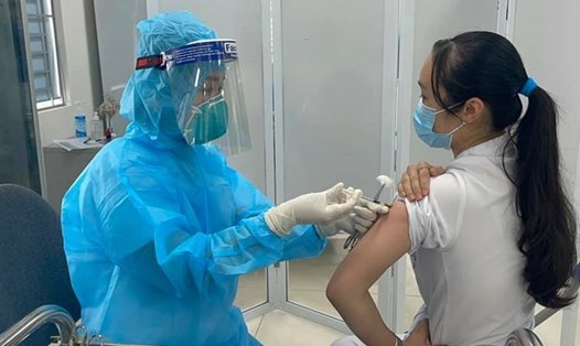 Tiêm vaccine COVID-19 tại Việt Nam. Ảnh: Bộ Y tế