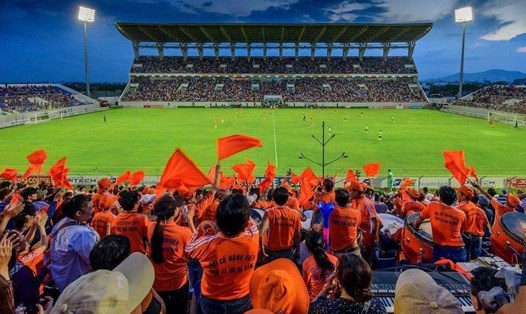 Sân Hoà Xuân của câu lạc bộ Đà Nẵng sẽ đón hơn 2.000 khán giả vào sân ở vòng 3 V.League 2021. Ảnh: Viết Định