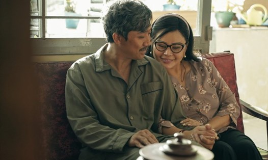 Trấn Thành - Lê Giang tạo điểm sáng cho phim "Bố già". Ảnh: NSX.