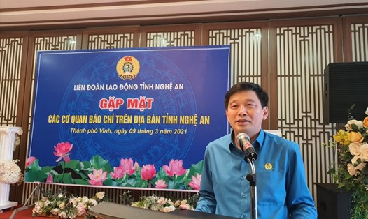 Ông Kha Văn Tám-Chủ tịch LĐLĐ tỉnh Nghệ An phát biểu tại cuộc gặp mặt.