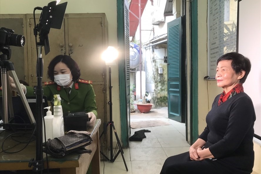 Cảnh báo tình trạng giả cán bộ xin chụp CCCD cùng ảnh chân dung của người  dân  Đài phát thanh và truyền hình Nghệ An
