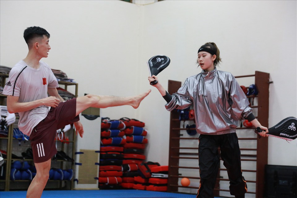 Các vận động viên đội tuyển Taekwondo Việt Nam đang tập luyện tích cực. Ảnh: M.Đ