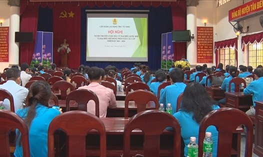 LĐLĐ huyện Tân Biên, Tây Ninh vừa tổ chức Hội nghị tuyên truyền cuộc bầu cử đại biểu Quốc hội khóa XV và đại biểu Hội đồng nhân dân các cấp nhiệm kỳ 2021 - 2026 cho các cán bộ Công đoàn. Ảnh: CĐTN