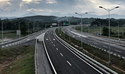 Đường bộ cao tốc Tân Phú - Bảo Lộc là tuyến đường có ý nghĩa với tỉnh Lâm Đồng nói riêng và toàn vùng nói chung. Ảnh minh họa: MPI