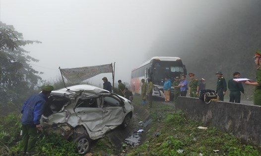 Hiện trường vụ tai nạn giao thông trên Quốc lộ 6 thuộc địa phận huyện Mai Châu, tỉnh Hòa Bình. Ảnh VT