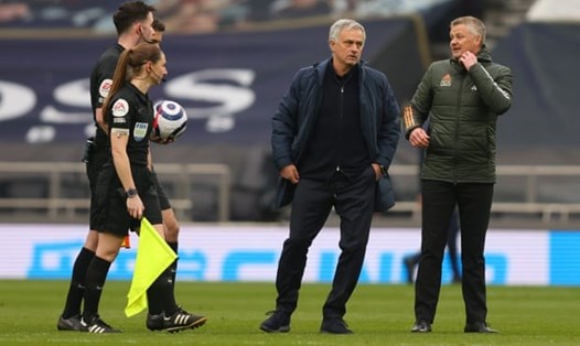 Mourinho và Ole Solsa. Ảnh: AFP