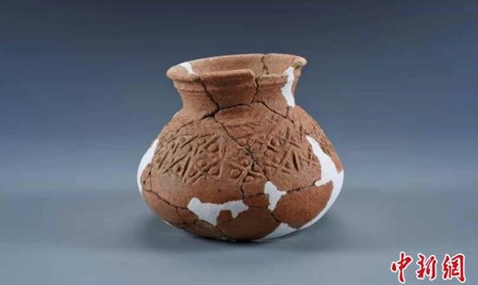 Một chiếc ấm gốm được khai quật từ khu đền Kim Lan, Trung Quốc. Ảnh: Cục Văn hóa, Đài phát thanh, Điện ảnh và Du lịch Quảng Châu.