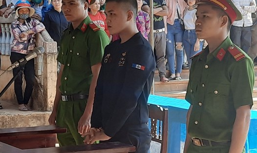 Đối tượng Hồ Văn Thái tại phiên xét xử lưu động. Ảnh: LM.
