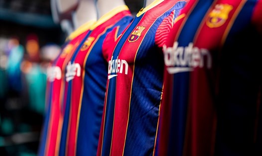 Hợp đồng quảng cáo áo đấu của Barcelona không cao nhất nhưng họ có khoản thu khổng lồ từ bản quyền truyền hình. Ảnh: Barcelona