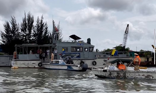 Phân đội 2, Phòng Cảnh sát đường thuỷ cứu 2 người gặp nạn trên sông. Ảnh Công an TP.Hải Phòng
