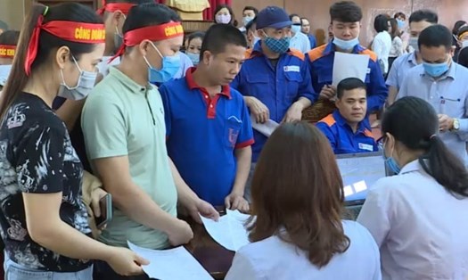 Cán bộ, đoàn viên, CNVCLĐ hưởng ứng ngày hội hiến máu tình nguyện do LĐLĐ tỉnh Thái Bình tổ chức. Ảnh: CTV.