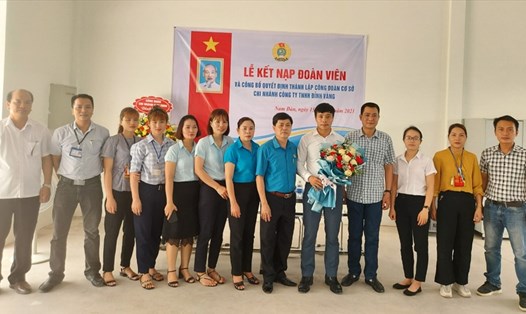 Lễ ra mắt CĐCS Chi nhánh Công ty TNHH Đỉnh Vàng tại huyện Nam Đàn. Ảnh: Q.Đ
