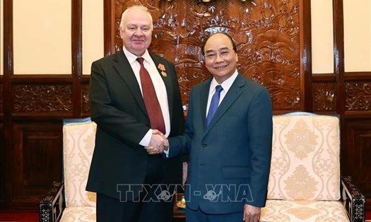 Chủ tịch Nước Nguyễn Xuân Phúc tiếp Đại sứ Nga Konstantin Vnukov. Ảnh: TTXVN