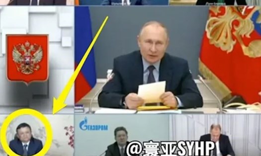 Tỉ phú Jack Ma trong một cuộc họp trực tuyến có sự tham dự của Tổng thống Nga Putin. Ảnh: Media Asia SYHP / Weibo.