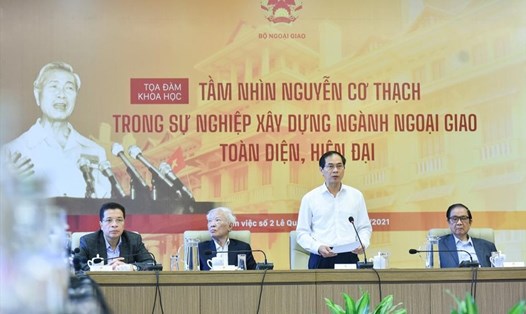 Bộ trưởng Ngoại giao Bùi Thanh Sơn phát biểu khai mạc tọa đàm. Ảnh: BNG
