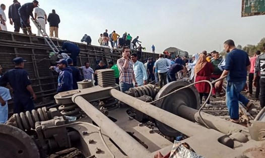 Hiện trường vụ tai nạn tàu hỏa nghiêm trọng mới nhất ở Ai Cập. Ảnh: AFP.