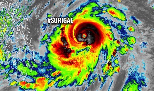 Siêu bão Surigae đang dần suy yếu trong ngày 19.4. Ảnh: Cơ quan thời tiết Châu Âu
