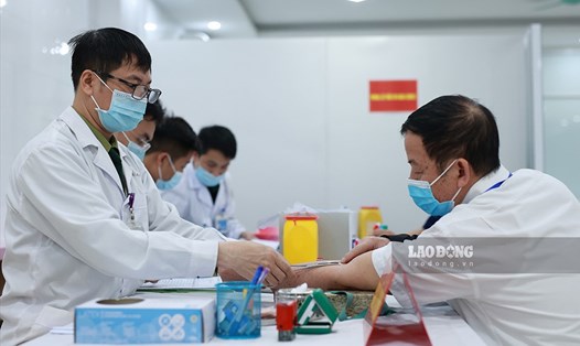 Tiêm thử nghiệm vaccine COVID-19. Ảnh: Hải Nguyễn