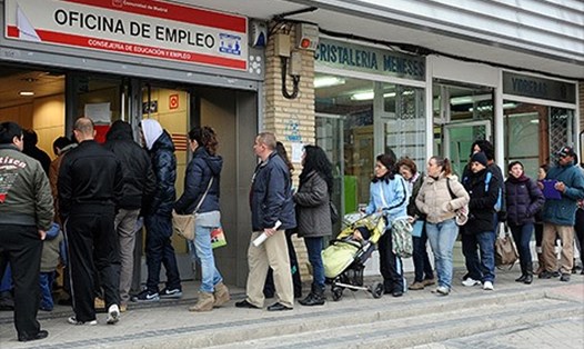 Châu Âu có hơn 6 triệu người thất nghiệp trong đại dịch COVID-19, đa phần là lao động trẻ. Ảnh: AFP
