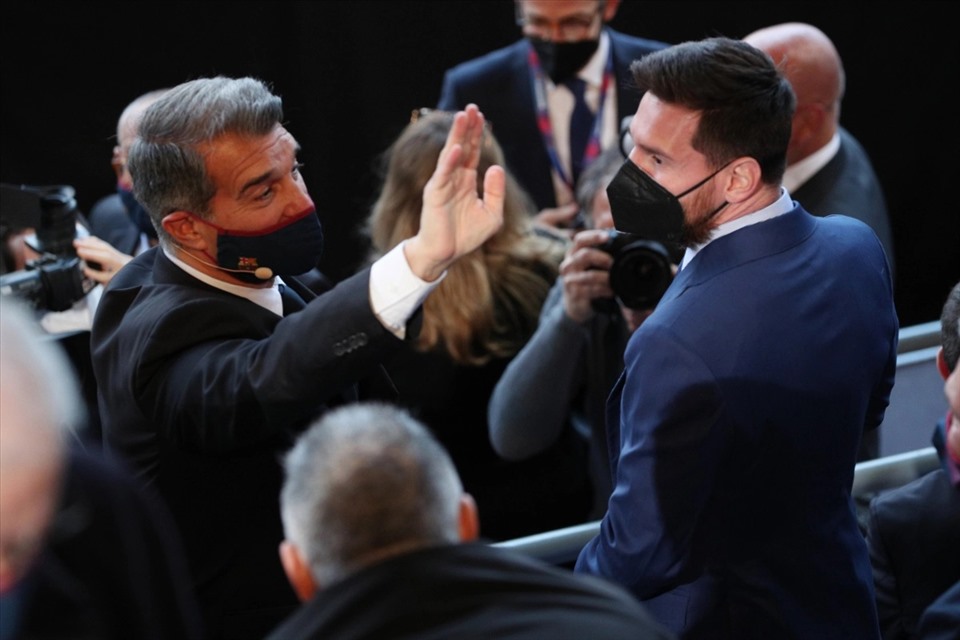 Lionel Messi muốn Chủ tịch Joan Laporta có kế hoạch hành động cụ thể hơn so với đội ngũ lãnh đạo trước. Ảnh: Barcelona