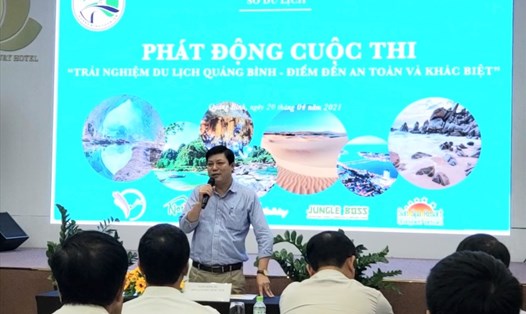 Ông Đặng Đông Hà - Phó GĐ Sở Du lịch Quảng Bình phát động cuộc thi. Ảnh: Lê Phi Long
