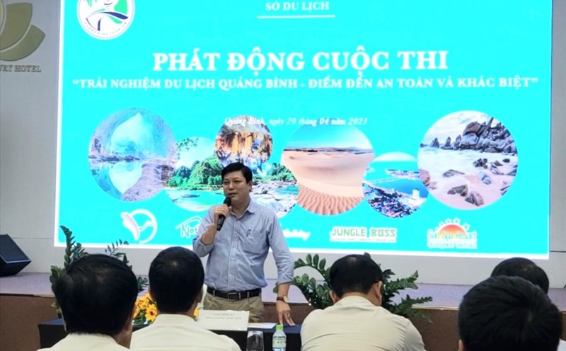 Ông Đặng Đông Hà - Phó GĐ Sở Du lịch Quảng Bình phát động cuộc thi. Ảnh: Lê Phi Long