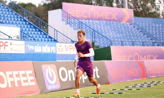 Lê Văn Sơn tích cực tập luyện để thi đấu cho Bình Dương ở các trận đấu sắp tới tại V.League 2021. Ảnh: Fanpage CLB.
