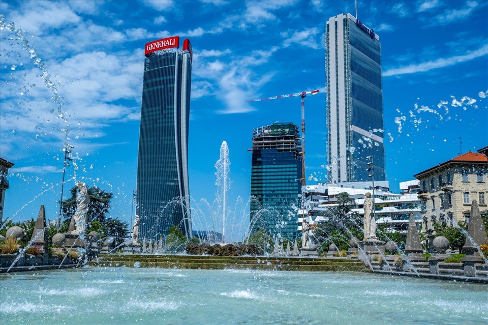 Generali Việt Nam là thành viên của Generali, tập đoàn bảo hiểm và quản lý tài sản hàng đầu thế giới đến từ Italia, hiện diện tại 50 quốc gia với 70,7 tỷ Euro doanh thu phí bảo hiểm năm 2020. Generali Việt Nam là thành viên của Generali, tập đoàn bảo hiểm và quản lý tài sản hàng đầu thế giới đến từ Italia, hiện diện tại 50 quốc gia với 70,7 tỷ Euro doanh thu phí bảo hiểm năm 2020.