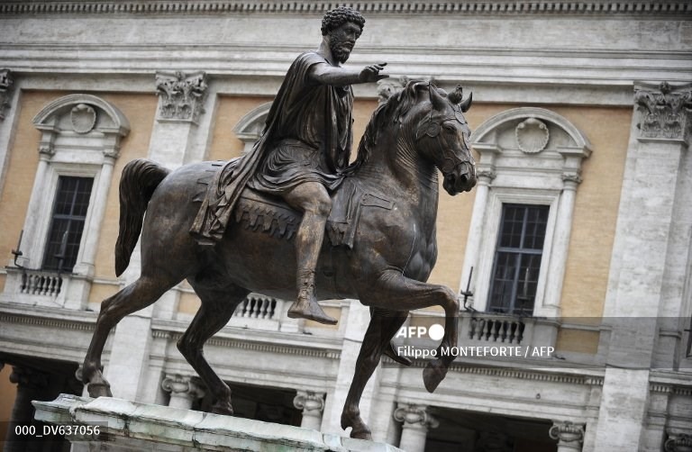 Bức tượng hoàng đế La Mã Marcus Aurelius tại bảo tàng Capitolini ở Rome, Italia. Ảnh: AFP