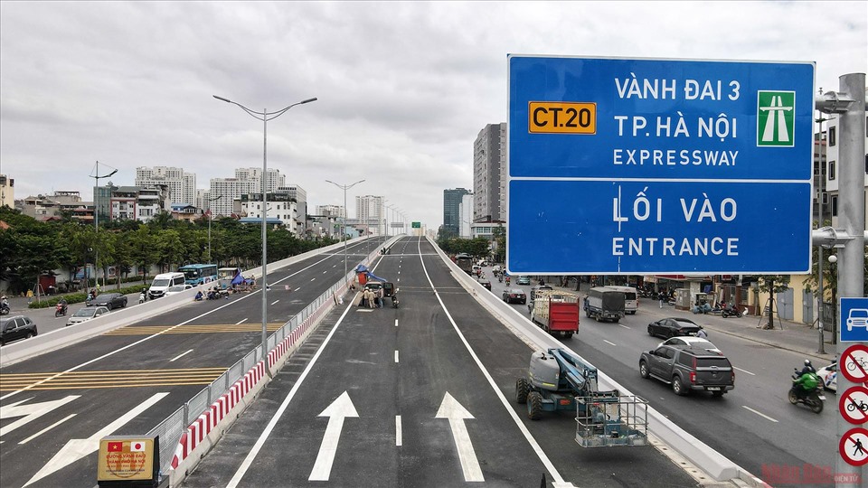 Từ ngày 23.4.2021 sẽ tổ chức rào chắn đường Phạm Văn Đồng, cầu cạn đường Vành đai 3. Ảnh minh hoạ QH