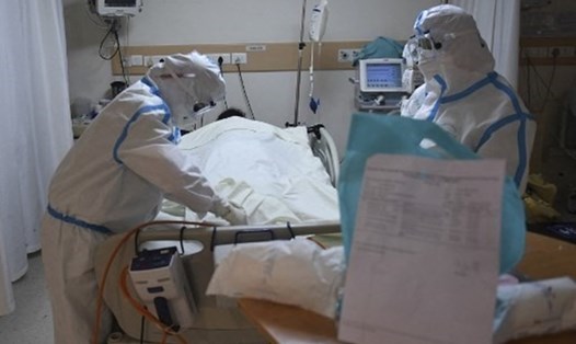 Các bệnh viện ở Ấn Độ đang trong tình trạng quá tải bệnh nhân COVID-19. Ảnh: AFP
