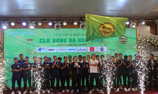 Câu lạc bộ Hoà Bình xuất quân tham dự giải hạng Nhì Quốc gia 2021. Ảnh: Giang Nguyễn