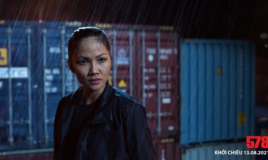 H'Hen Niê đảm nhận vai đả nữ trong bộ phim hành động "578: Phát đạn của kẻ điên". Ảnh: NVCC