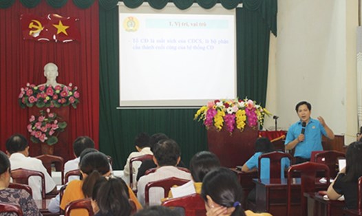 Hội nghị tập huấn nghiệp vụ cho 120 cán bộ Công đoàn cơ sở. Ảnh: Nguyễn Hoà