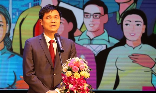 Phó Chủ tịch Tổng LĐLĐ Việt Nam Ngọ Duy Hiểu phát biểu tại Lễ phát động "Tháng Công nhân 2021" của tỉnh Quảng Ninh. Ảnh: Nguyễn Hùng