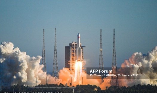 Một tên lửa đẩy cỡ lớn của Trung Quốc. Ảnh: AFP