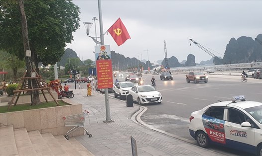 Lượng khách đến Hạ Long tiếp tục tăng nhẹ do địa phương này kiểm soát tốt dịch COVID-19. Ảnh: Nguyễn Hùng