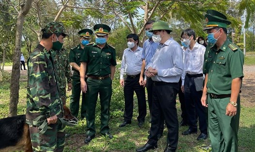 Bộ trưởng Bộ Y tế Nguyễn Thanh Long đi kiểm tra công tác phòng, chống COVID-19 tại Kiên Giang. Ảnh: Bộ Y tế