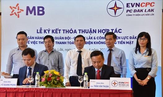 Điện lực Đắk Lắk ký kết hợp tác với Ngân hàng Thương mại Cổ phần Quân đội.
