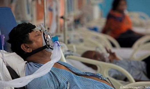 Bệnh nhân COVID-19 ở Ấn Độ. Ảnh: AFP