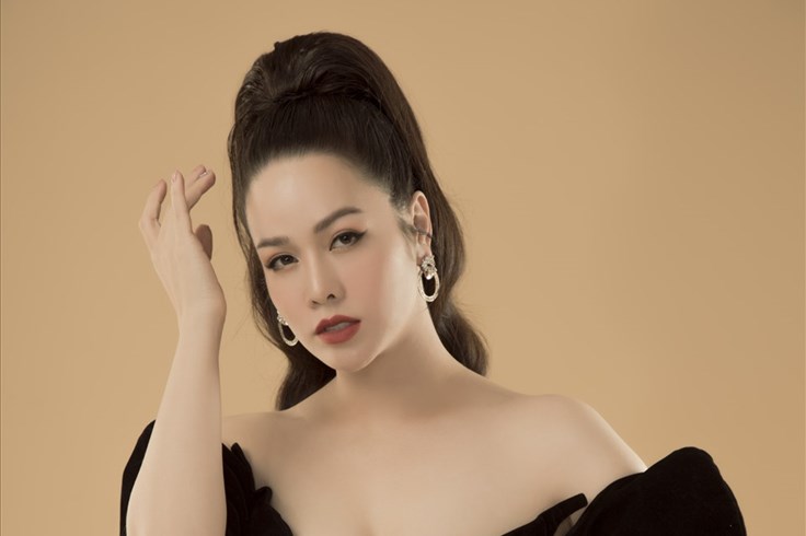 Nhật Kim Anh "xóa mác" gái quê, khác lạ trong bộ ảnh mới