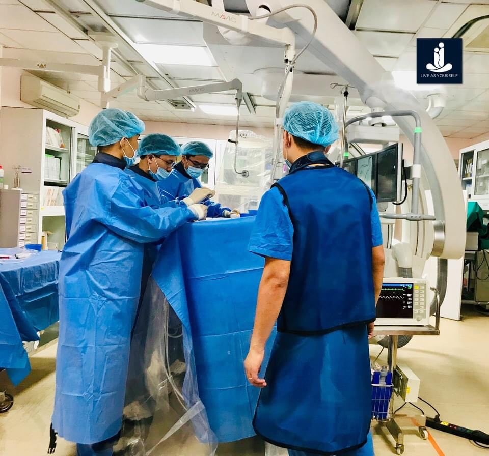 Nam bệnh nhân cương cứng dương vật suốt bốn ngày được các bác sĩ điều trị. Ảnh: BVCC