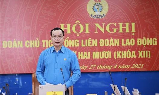 Ông Nguyễn Đình Khang, Uỷ viên Trung ương Đảng, Chủ tịch Tổng Liên đoàn Lao động Việt Nam phát biểu tại hội nghị. Ảnh: Hải Nguyễn