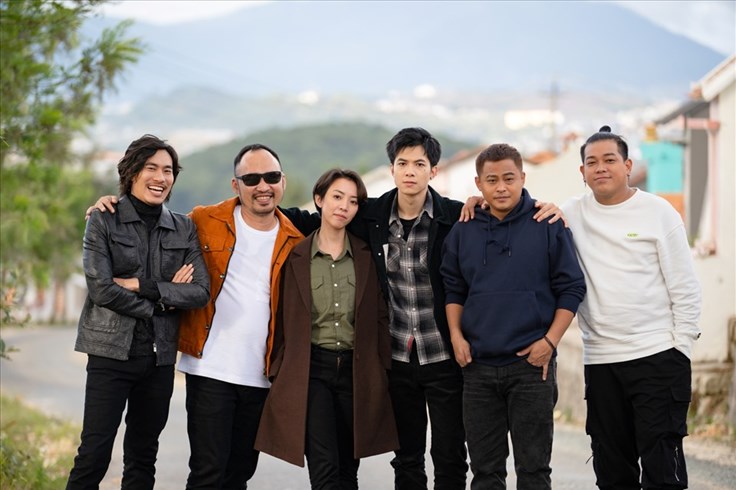 Thu Trang – Tiến Luật đưa phim trăm tỉ “Chị Mười Ba” chiếu trực tuyến Thu Trang – Tiến Luật đưa phim trăm tỉ “Chị Mười Ba” chiếu trực tuyến