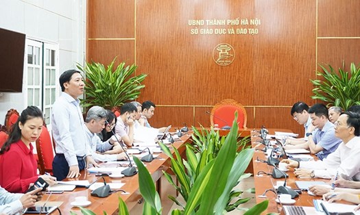 Giám đốc Sở TT&TT Nguyễn Thanh Liêm phát biểu tại buổi làm việc. Ảnh: HN
