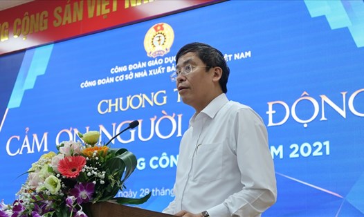 Ông Vũ Minh Đức - Chủ tịch CĐ GDVN phát biểu tại buổi lễ. Ảnh: Lương Hạnh.